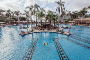 Une belle piscine chauffée
